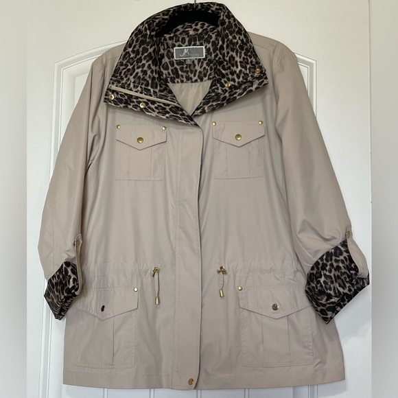 Ladies’ JM Collection Petite Cream/Cheetah Print Windbreaker Rain Jacket (Large) - Picture 1 of 7
